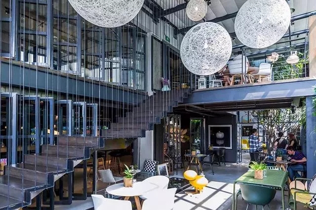 對這屆年輕人來說，“生活”在辦公空間，才是向往的生活